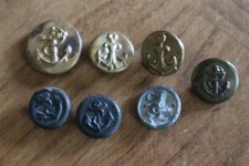 7 anciens boutons d' uniformes