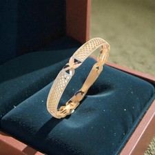 Magnifique bracelet à enfiler