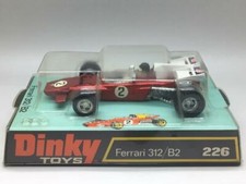 DINKY TOYS Ferrari 312/B2 Course Voiture Rouge 226 Presque Neuf En Bulles Boîte