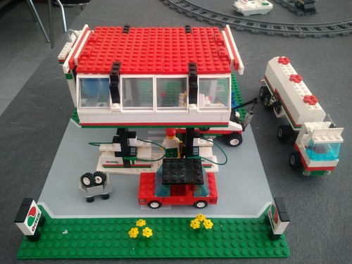 Lego vintage station service - station,