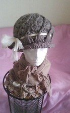 Lot chapeaux et écharpes mode