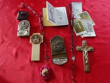 OBJETS RELIGIEUX 2 CHAPELETS CROIX BENITIER MISSEL PLUS DIVERS 
