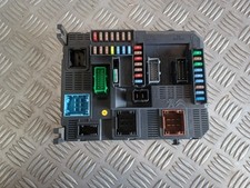 Boitier fusible BSI N03 - PEUGEOT 2008 I (1) 1.6 HDI - Réf : 9807532080