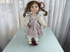 Poupée d'artiste Oncrown