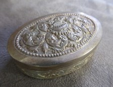 JOLIE PETITE BOÎTE EXTRÊME ORIENT, en métal argenté ciselé.