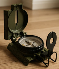 Boussole lentille militaire