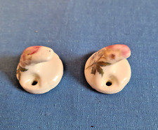 2 PETITES PATERES CROCHETS DE SALLE DE BAINS  EN CERAMIQUE PORCELAINE BEL ETAT