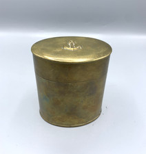 Boîte ancienne en laiton –