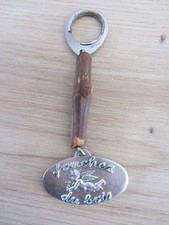 Ancien Porte clefs métallique et bois "COGNAC ROUYER" (angelot , bois de vigne)