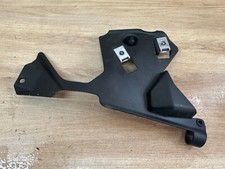 UN CACHE PLASTIQUE CARENAGE