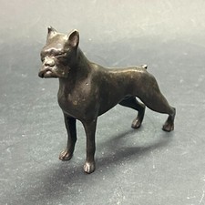 Statuette d'un chien (boxer)