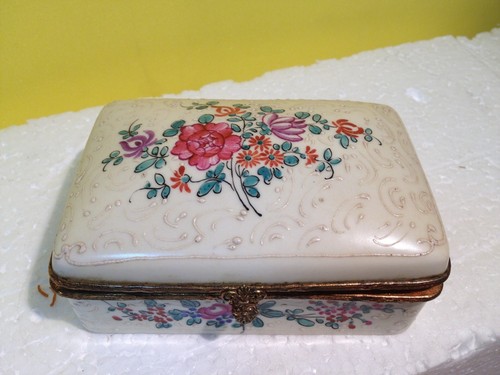 Beautiful antique white - beautiful,