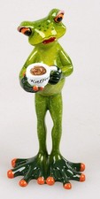 Grenouille femme avec tasse à