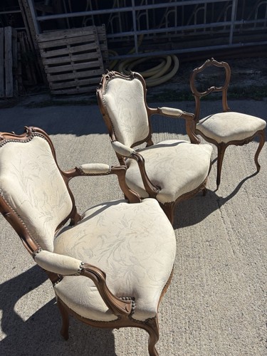 Fauteuil ancien bois sculpté
