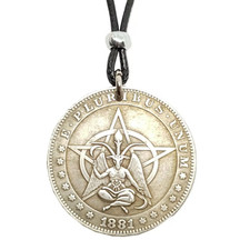 Collier pendentif médaillon