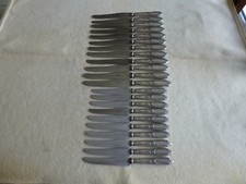 ANCIENS 12 COUTEAUX TABLE ET