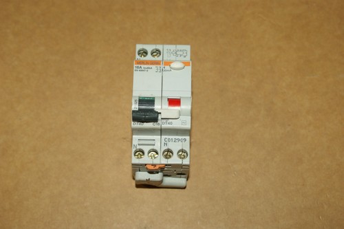 Disjoncteur 21025 differentiel - disjoncteur,