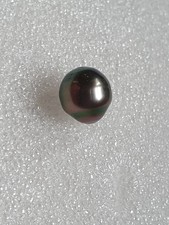 Véritable perle de Tahiti diamètre 9 mm x 12 mm -