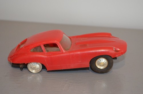 Ancienne jaguar rouge circuit - jaguar,