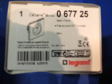 prise de courant connectée 2p+t céliane with netatmo  blanc  legrand 067725