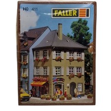 Maison d'angle ferroviaire Faller Train avec magasin de jouets HO 411 neuve e...