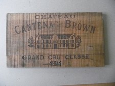 GRAND CRU CLASSE . CHATEAU CANTENAC BROWN . 1981  . FACADE EN BOIS . VINTAGE