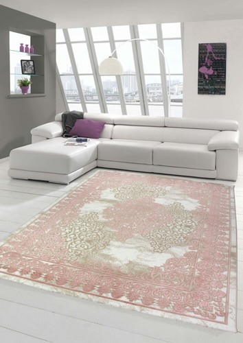 Tapis moderne avec ornements