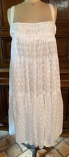 Ancienne robe en linon batiste brodé