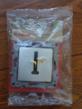 LEGRAND niloé NILOE prise