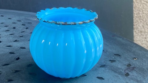 Petit vase boule opaline - petit,