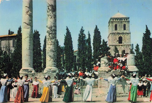 Arles fete des - 13, costumes
