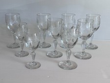 9 anciens verres gravés  à Porto  frise fleurs  bullé vin eau liqueur