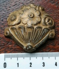 Ancien cache clou piton en