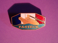 insigne à épingle émaillé
