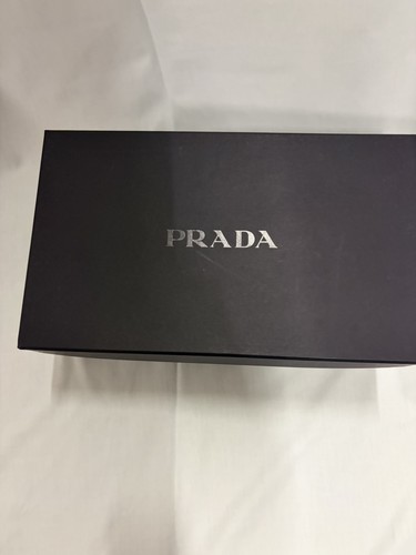Boite chaussures prada - a,