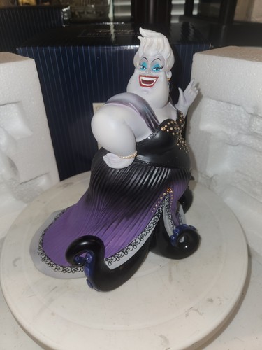 Disney showcase collection - showcase,