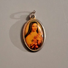 MEDAILLE PENDENTIF - RELIGIEUX VINTAGE - SAINTE THERESE