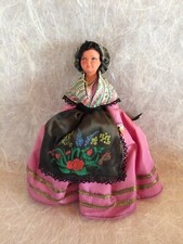 Poupée folklorique régionale