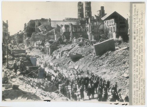 1945 munich ruines - en,