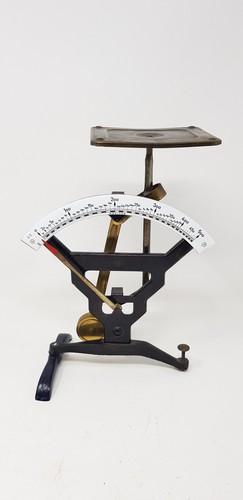 Ancienne balance pese - pese, lettre