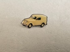 Pin's Auto / Car / Voiture - Renault juva 4