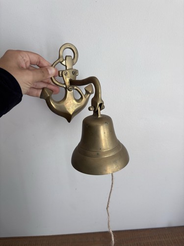 Cloche porte murale - cloche, en