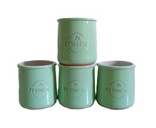 4 pots de yaourt vert pâle