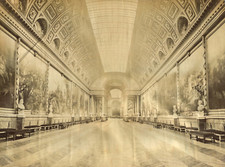 France, Musée de Versailles, Galerie des batailles avec tableaux et bustes  vint