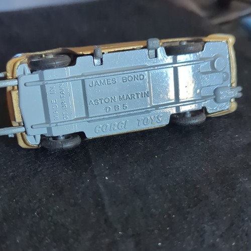 Corgi toys aston martin db5 - toys,