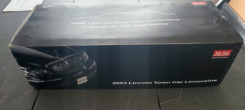 Lincoln town car - lincoln, limousine