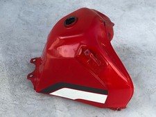 UN Réservoir d'essence pour