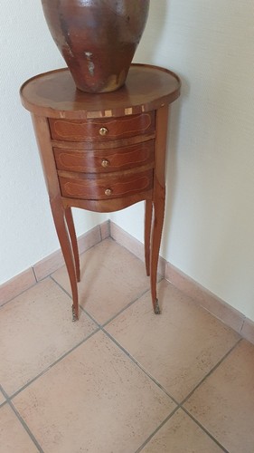 Table chevet avec - de,