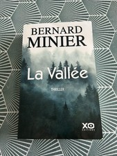 Roman « LA VALLÉE «  De Bernard Minier En Très Bon État 