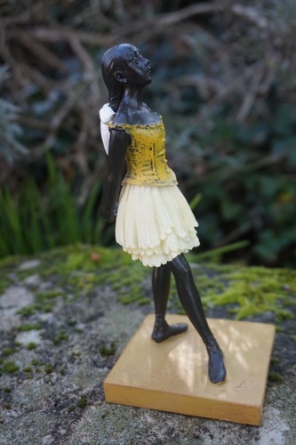 Re0029 figurine statuette - re0029,